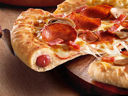 Chicago Town Takeaway Stuffed Crust Manhattan Meaty